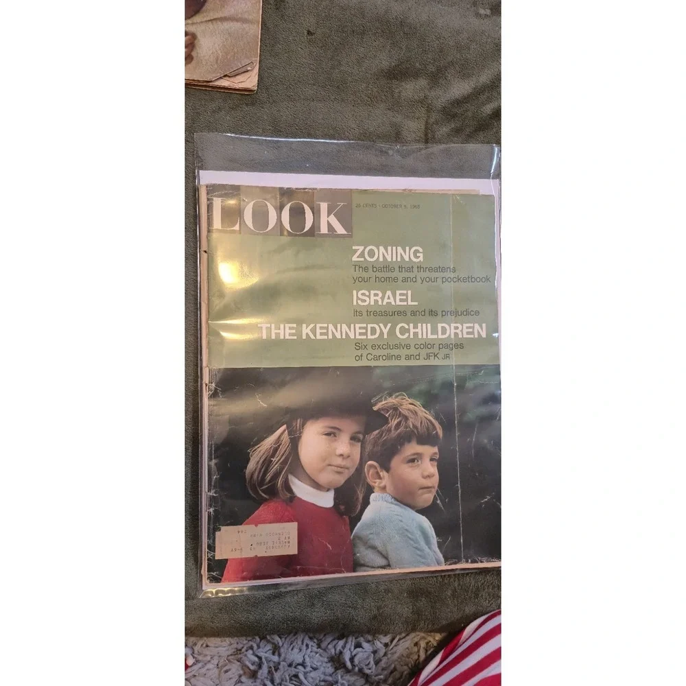 Vintage 1965 LOOK Magazine Lot of 4 JFK‎ Kennedy w/ Protectors & Life Boards
